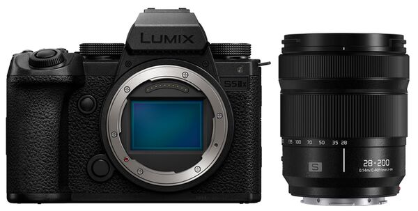 Panasonic Lumix DC-S5IIx + Lumix S 28-200mm f/4-7.1 MAKRO O.I.S 