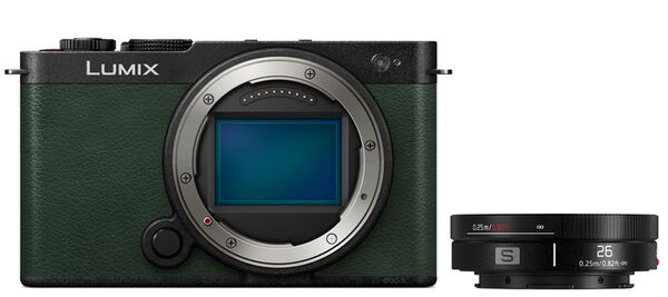 Panasonic Lumix DC-S9 + Lumix S 26mm f/8.0  Olive