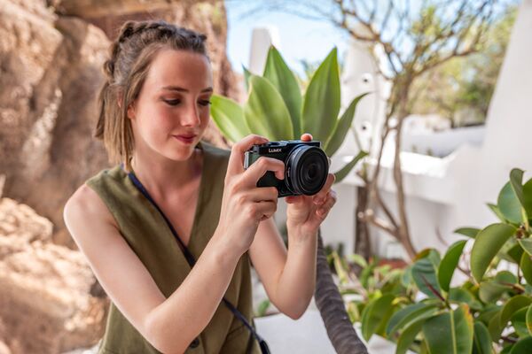 Panasonic Lumix DC-S9  Olive