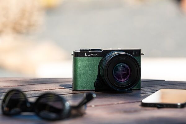 Panasonic Lumix DC-S9 + S 18-40mm f/4.5-6.3  Olive