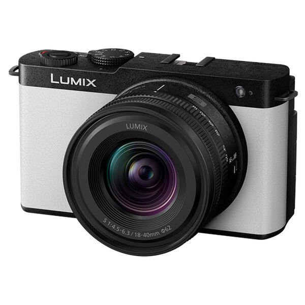 Panasonic Lumix DC-S9 + S 18-40mm f/4.5-6.3  smokey white
