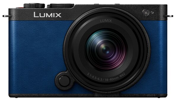 Panasonic Lumix DC-S9 + S 18-40mm f/4.5-6.3  nachtblau