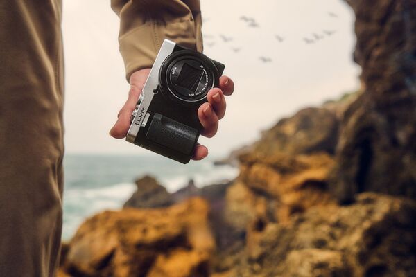 Panasonic Lumix DMC-TZ99  silber / schwarz