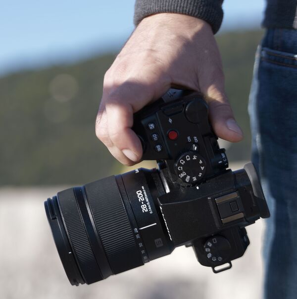 Panasonic Lumix S 28-200mm f/4-7.1 MAKRO O.I.S.  L-Mount