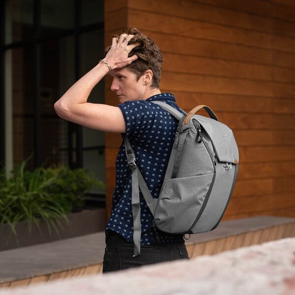 Peak Design Everyday Backpack V2  hellgrau 20L