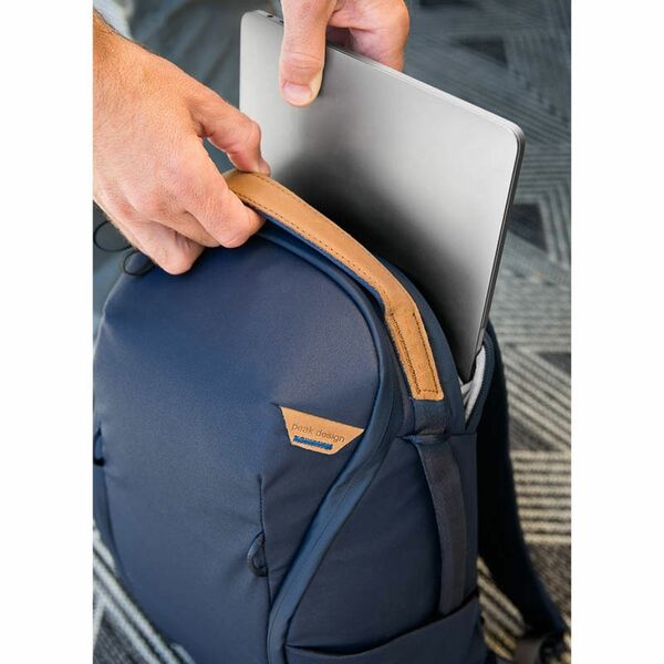 Peak Design Everyday Backpack V2 Zip  dunkelblau 15L