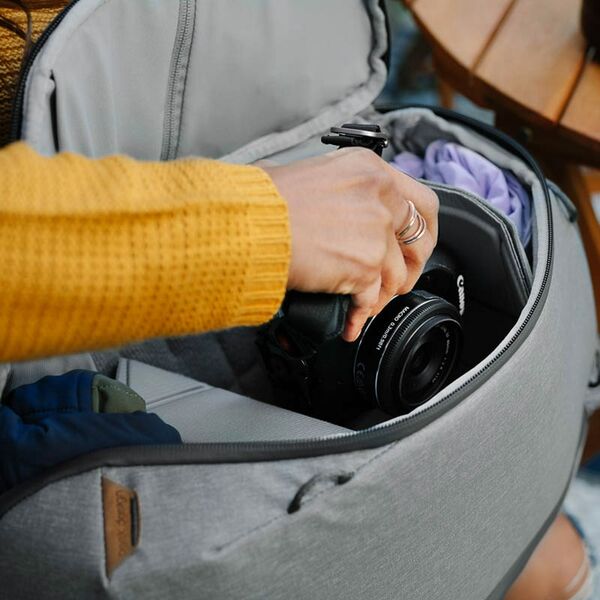 Peak Design Everyday Backpack V2 Zip  hellgrau 20L