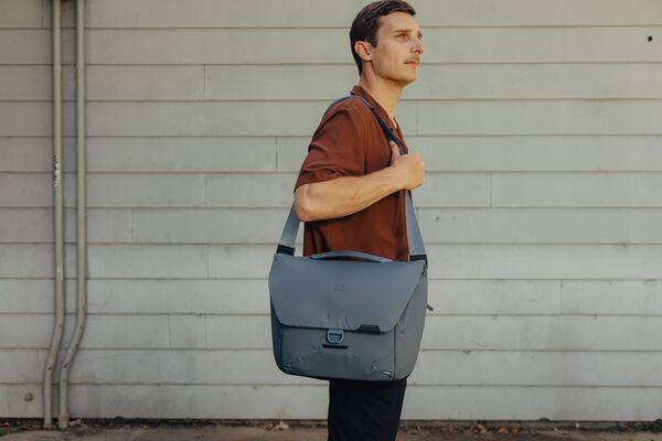Peak Design Everyday Messenger V2  Ocean 13L