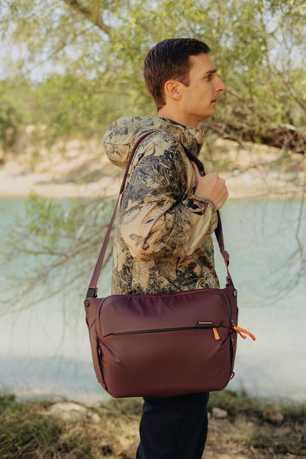 Peak Design Everyday Sling  V2  Eclipse 10L