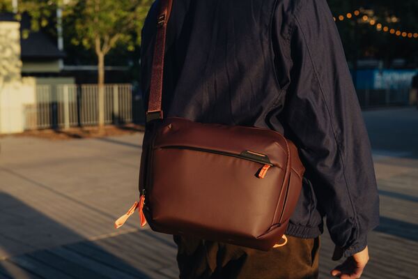 Peak Design Everyday Sling  V2  Eclipse 6L