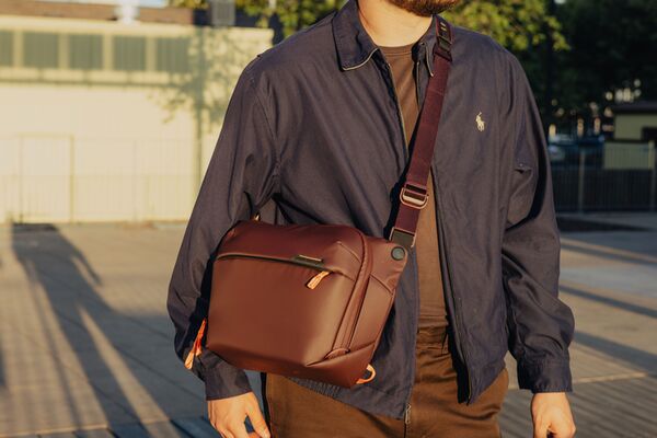 Peak Design Everyday Sling  V2  Eclipse 6L