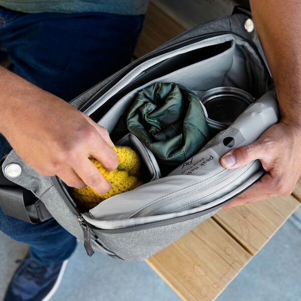 Peak Design Everyday Sling  V2  hellgrau 10L
