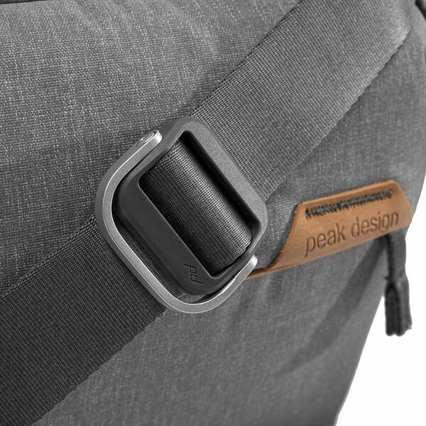 Peak Design Everyday Sling  V2  hellgrau 6L