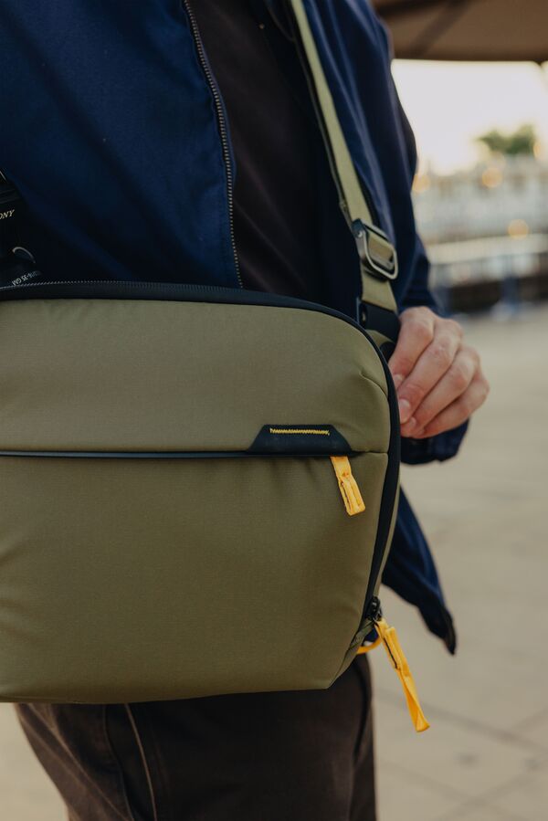 Peak Design Everyday Sling  V2  Kelp 6L