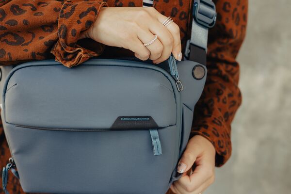 Peak Design Everyday Sling  V2  Ocean 3L