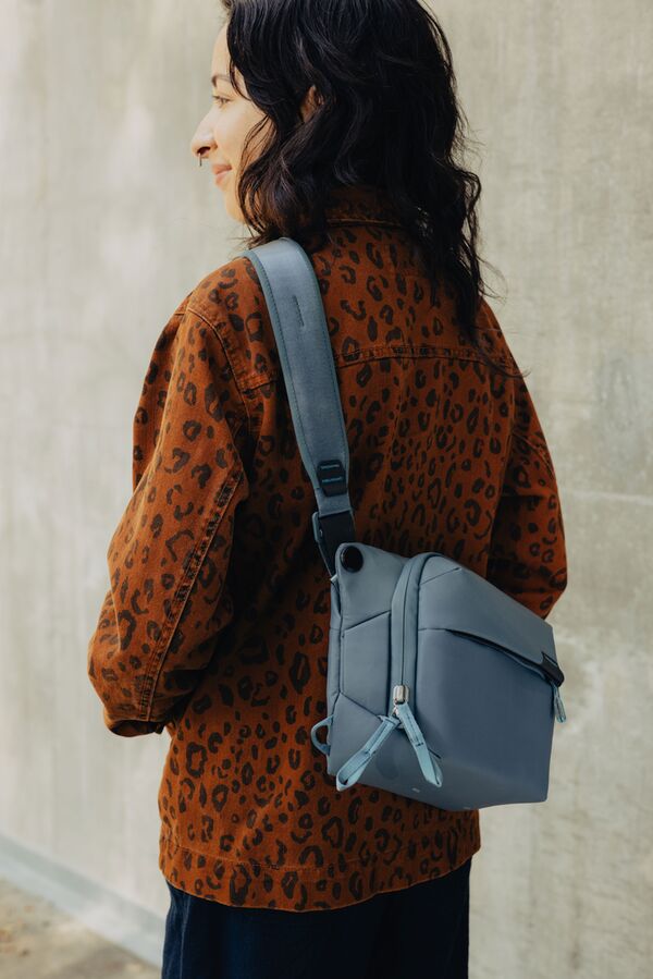 Peak Design Everyday Sling  V2  Ocean 3L