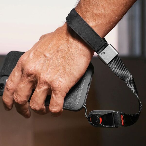 Peak Design Mobile Everyday Magnet Case für Apple iPhone 15  Charcoal