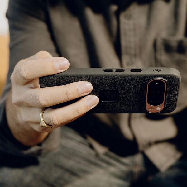 Peak Design Mobile Everyday Magnet Case für Google Pixel 9  Charcoal