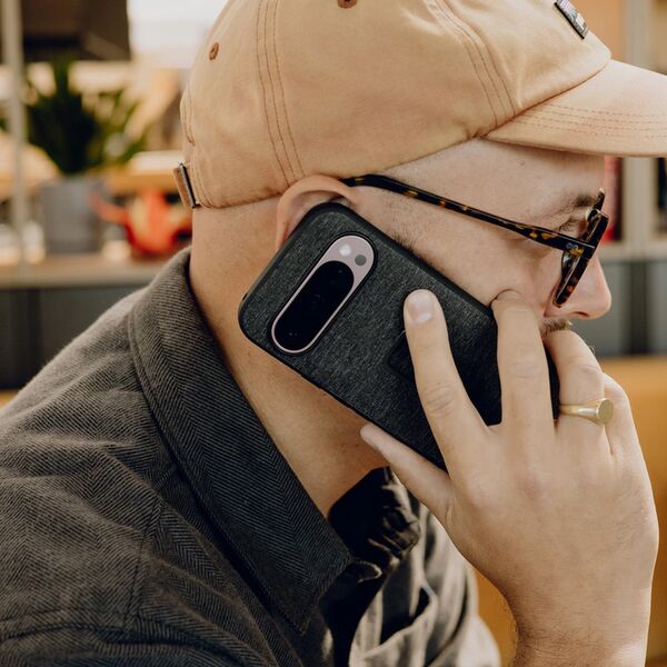 Peak Design Mobile Everyday Magnet Case für Google Pixel 9 Pro  Charcoal ohne Fingerschlaufe