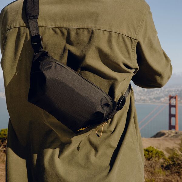 Peak Design Outdoor Sling  schwarz 2 Liter