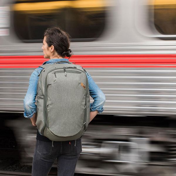 Peak Design Travel Backpack  grün 45L