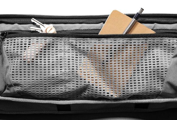 Peak Design Travel Duffelpack Bag mit Rucksackgurten  schwarz 65L