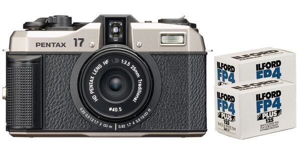 Pentax 17 + Doppelpack Ilford FP 4 Plus 125 135/36 schwarz-weiß 