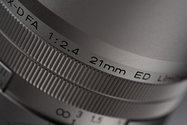 Pentax D FA 21mm f/2.4 ED Limited DC WR HD  silber Pentax K Vollformat