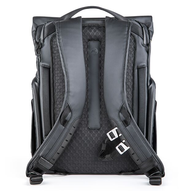 PGYTECH OneGo Backpack  Obsidian Black 18L