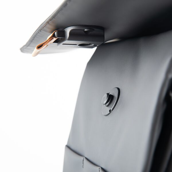 PGYTECH OneGo Backpack  Obsidian Black 18L