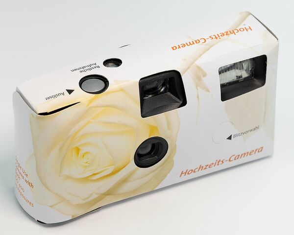 Q+L Einwegkamera ROSEN im Hochzeitsdesign 27 Aufnahmen, mit Blitz, ISO 400 