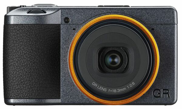 Ricoh GR III Street Edition + Akku DB 110 + Tasche GC-9 