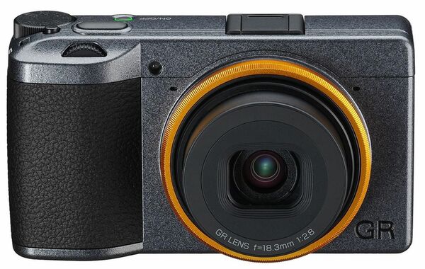 Ricoh GR III Street Edition + Akku DB 110 + Tasche GC-9 
