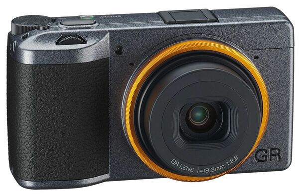 Ricoh GR III Street Edition + Akku DB 110 + Tasche GC-9 