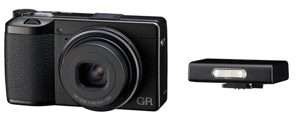 Ricoh GR IIIx HDF + Blitz GF-2 WW 