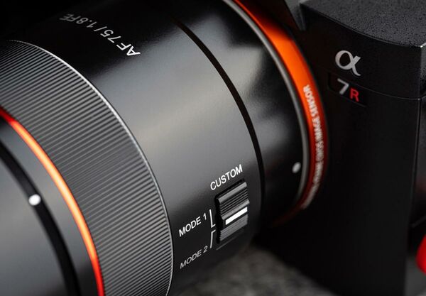 Samyang  AF 75mm f/1.8  Sony FE-Mount