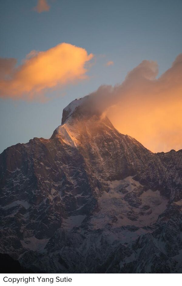 Sigma 200mm f/2 DG OS Sport  L-Mount