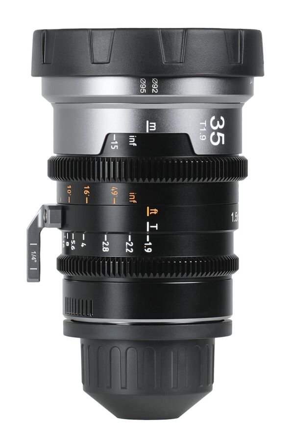 Sirui IronStar T1.9 1.5x Anamorphic Full Frame Cine Lenses 35mm mit PL / EF-Mount  Blue Flare