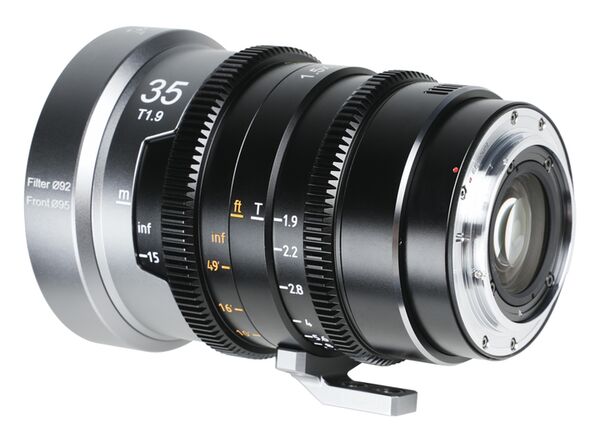 Sirui IronStar T1.9 1.5x Anamorphic Full Frame Cine Lenses 35mm mit PL / EF-Mount  Blue Flare