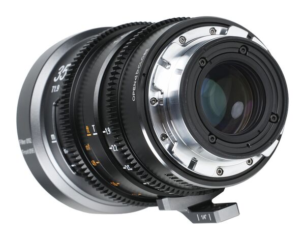 Sirui IronStar T1.9 1.5x Anamorphic Full Frame Cine Lenses 35mm mit PL / EF-Mount  Neutral Flare