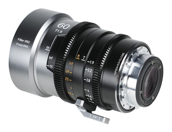 Sirui IronStar T1.9 1.5x Anamorphic Full Frame Cine Lenses 60mm mit PL / EF-Mount  Blue Flare