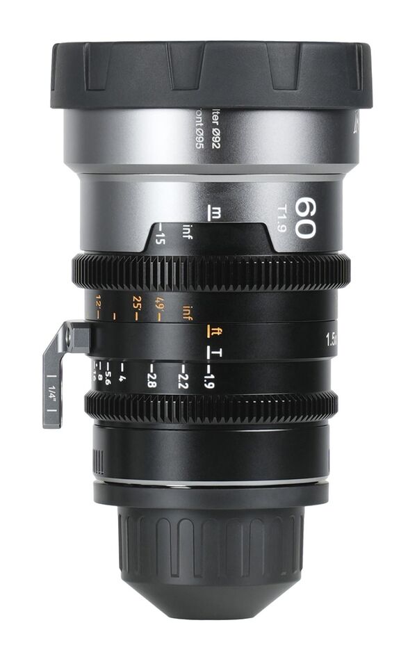Sirui IronStar T1.9 1.5x Anamorphic Full Frame Cine Lenses 60mm mit PL / EF-Mount  Neutral Flare
