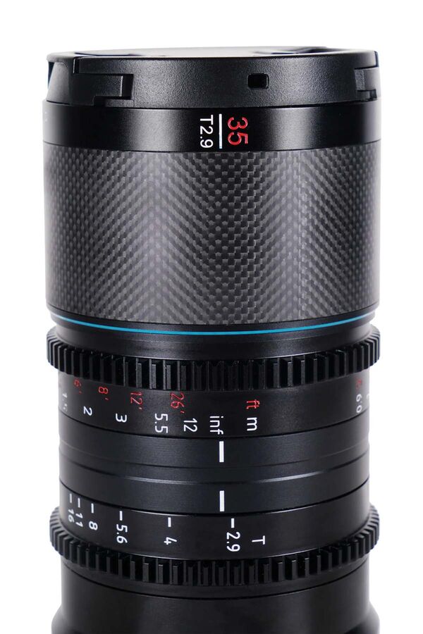 Sirui Saturn 35mm T/2.9 1.6x Carbon Vollformat Anamorphes Objektiv  Leica L Neutral Flare