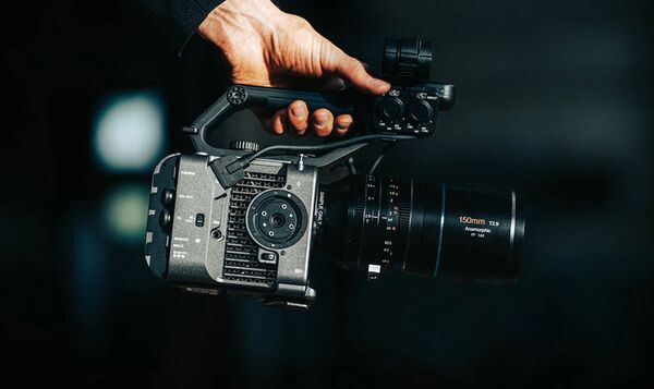 Sirui Venus 150mm T2.9 1.6x Vollformat Anamorphes Objektiv  RF-Mount