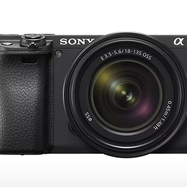 Sony Alpha 6400a (ILCE-6400A) + SEL 18-135mm OSS 