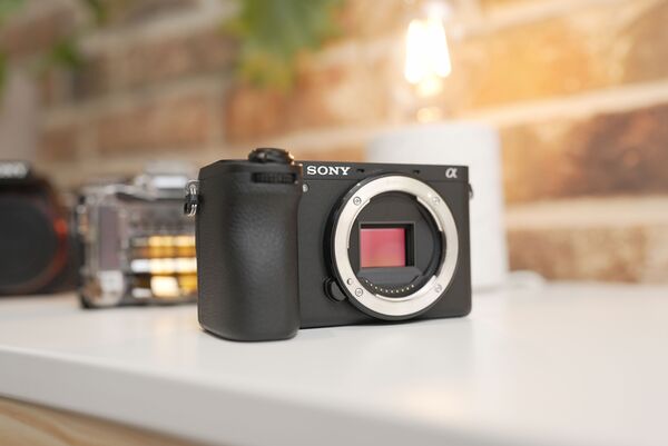 Sony Alpha 6700 (ILCE-6700) + 16-50mm f/3,5-5,6 PZ OSS 