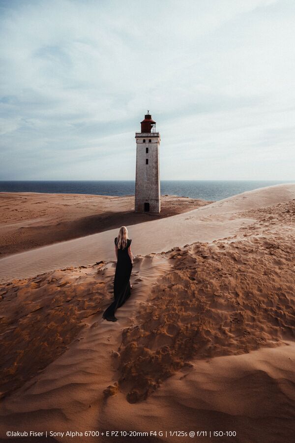 Sony Alpha 6700 (ILCE-6700) + SEL 18-135mm 