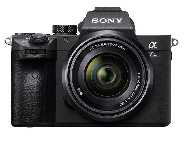 Sony Alpha 7 III (ILCE-7M3) + SEL 28-70mm OSS FE  schwarz