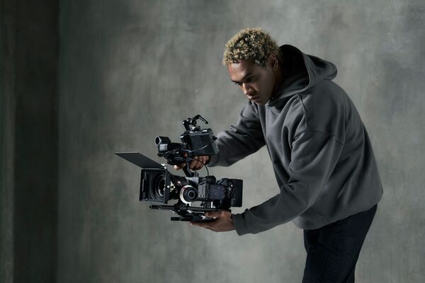 Sony Alpha FX2 Cinema Line (ILME-FX2) inkl. XLR-Griffeinheit 