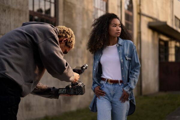 Sony Alpha FX2 Cinema Line (ILME-FX2) inkl. XLR-Griffeinheit 